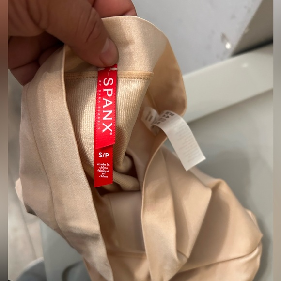 Spanx body shaper women’s size small nude color - Picture 3 of 4